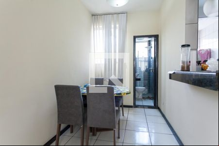Sala de TV de apartamento à venda com 2 quartos, 73m² em Floresta, Belo Horizonte