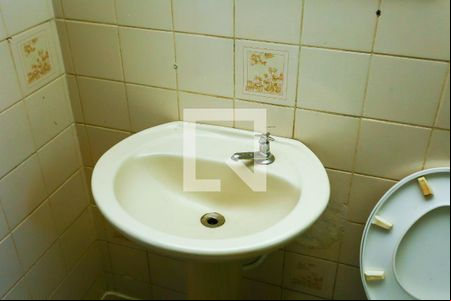 Banheiro de casa para alugar com 1 quarto, 100m² em Parque Pinheiros, Taboão da Serra