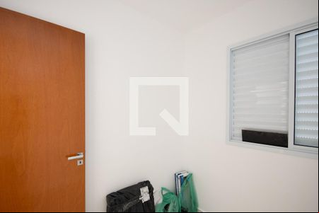 Quarto 2 de apartamento para alugar com 2 quartos, 45m² em Vila Constança, São Paulo