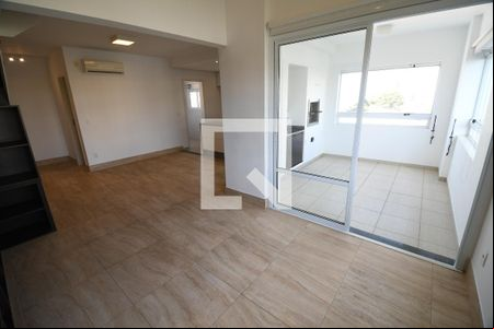 Sala de apartamento à venda com 2 quartos, 135m² em Cambuí, Campinas