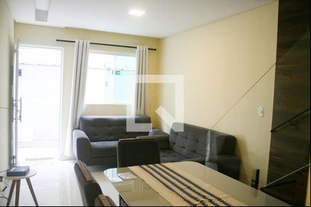 Sala de casa de condomínio para alugar com 2 quartos, 62m² em Balneario Pires, Praia Grande