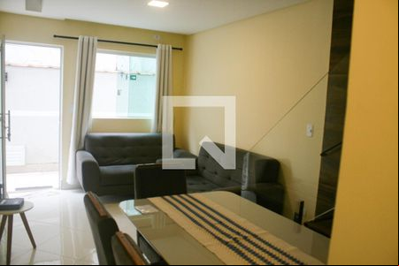 Sala de casa de condomínio para alugar com 2 quartos, 62m² em Balneario Pires, Praia Grande