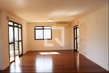 Sala de apartamento para alugar com 3 quartos, 200m² em Moema, São Paulo