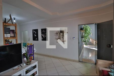 Sala de casa para alugar com 3 quartos, 160m² em Santa Mônica, Uberlândia