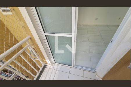 Varanda da sala de apartamento para alugar com 2 quartos, 42m² em Jardim Silvestre, Guarulhos