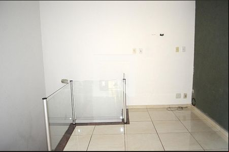 Sala 2 de casa para alugar com 2 quartos, 200m² em São Marcos, Belo Horizonte