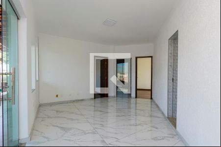 Sala de casa para alugar com 3 quartos, 194m² em Planalto, Belo Horizonte