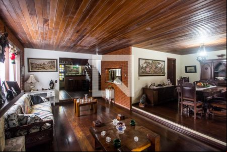 Sala de casa de condomínio para alugar com 3 quartos, 220m² em Alphaville, Santana de Parnaíba
