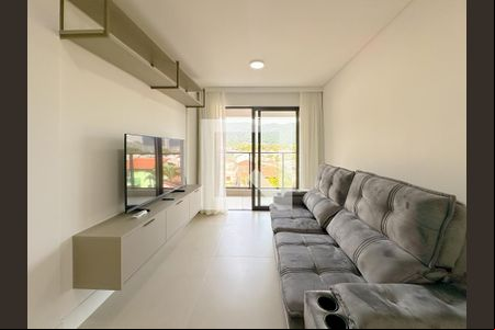 Sala de TV de apartamento para alugar com 2 quartos, 77m² em Saco Grande, Florianópolis