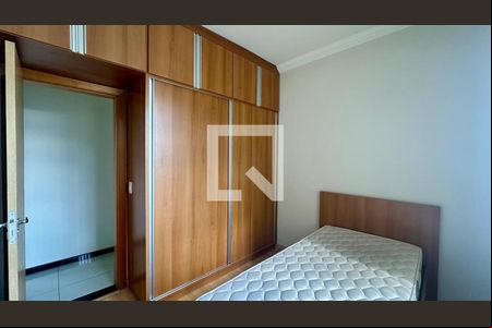 Quarto  de apartamento para alugar com 3 quartos, 85m² em Cinquentenario, Belo Horizonte