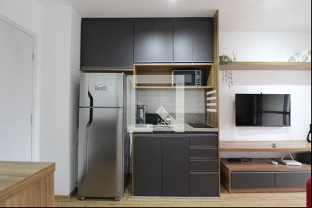Sala/Cozinha de kitnet/studio para alugar com 1 quarto, 31m² em Indianópolis, São Paulo