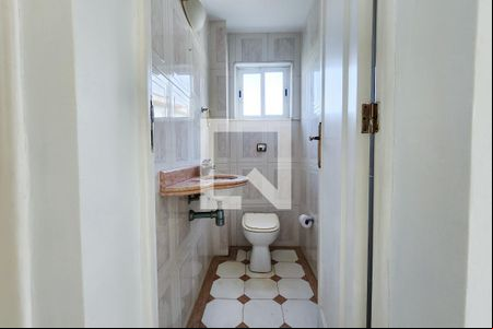 Lavabo de casa para alugar com 4 quartos, 230m² em Laranjeiras, Rio de Janeiro