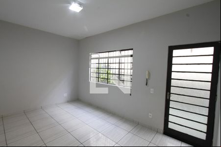 Sala de casa para alugar com 3 quartos, 100m² em Betânia, Belo Horizonte