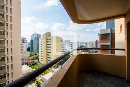 Varanda da sala de apartamento para alugar com 3 quartos, 130m² em Vila Assunção, Santo André