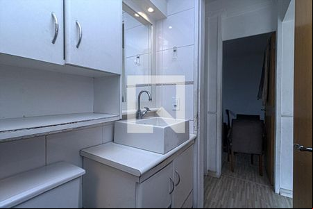 Banheiro de apartamento para alugar com 2 quartos, 53m² em Jardim Patente, São Paulo