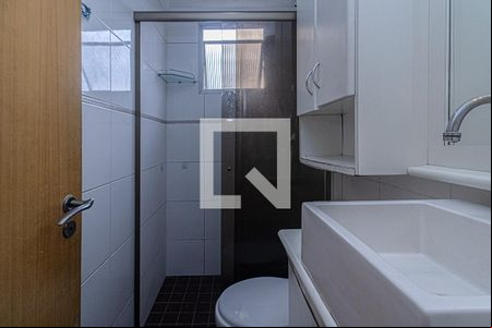 Banheiro de apartamento para alugar com 2 quartos, 53m² em Jardim Patente, São Paulo