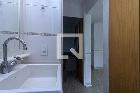 Banheiro de apartamento para alugar com 2 quartos, 53m² em Jardim Patente, São Paulo