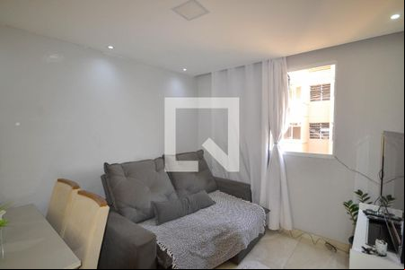 Sala de apartamento para alugar com 2 quartos, 45m² em Cerâmica, Nova Iguaçu