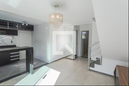 Sala 1 de apartamento para alugar com 3 quartos, 127m² em Cachoeirinha, Belo Horizonte
