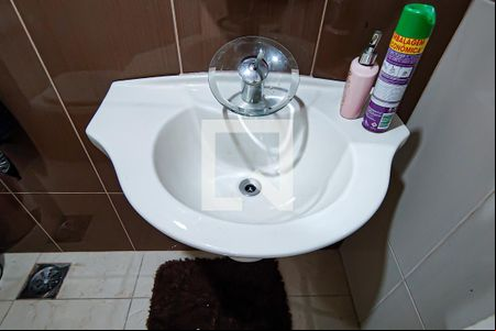 Lavabo de casa para alugar com 4 quartos, 250m² em Taquara, Rio de Janeiro