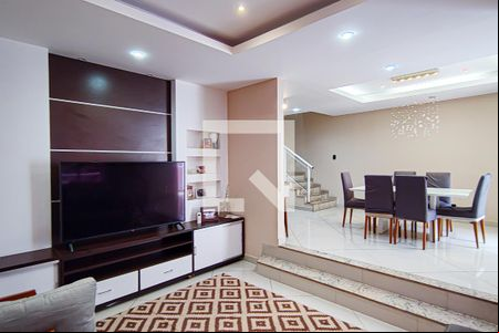 Sala de casa para alugar com 4 quartos, 250m² em Taquara, Rio de Janeiro