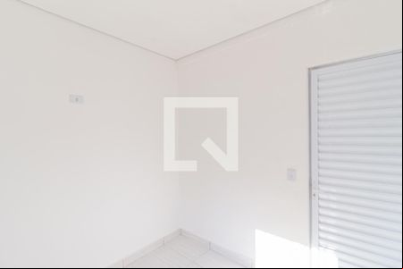Quarto 1 de casa para alugar com 2 quartos, 60m² em Vila Santo Antônio, Carapicuíba