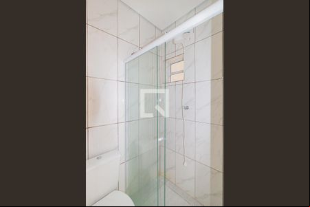 Banheiro de casa para alugar com 1 quarto, 50m² em Vila Santo Antônio, Carapicuíba