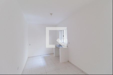Cozinha de casa para alugar com 1 quarto, 50m² em Vila Santo Antônio, Carapicuíba