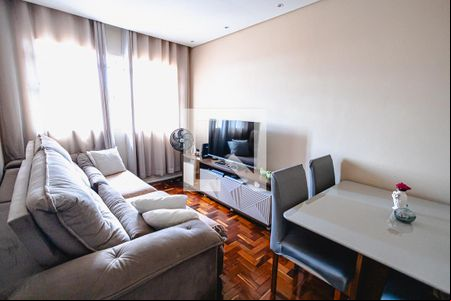 Sala de apartamento para alugar com 2 quartos, 74m² em Guarani, Belo Horizonte