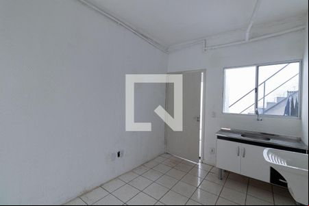 Sala/Cozinha de kitnet/studio para alugar com 1 quarto, 22m² em Itaquera, São Paulo
