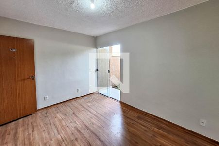 Sala de apartamento para alugar com 2 quartos, 48m² em Tribobó, São Gonçalo