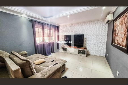 Casa à venda com 4 quartos, 300m² em Taquara, Rio de Janeiro