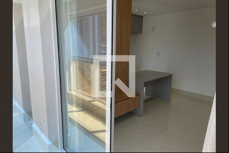 Sala de apartamento para alugar com 2 quartos, 70m² em Setor Bueno, Goiânia