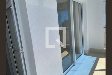 Sacada da sala de apartamento para alugar com 2 quartos, 70m² em Setor Bueno, Goiânia