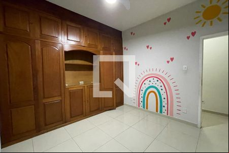 Quarto de casa para alugar com 3 quartos, 120m² em Jardim Vinte E Cinco de Agosto, Duque de Caxias