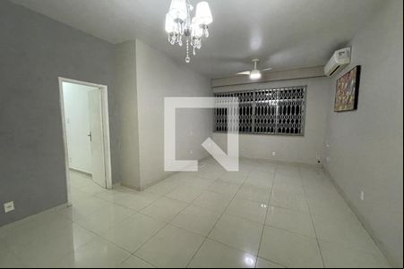 Sala de casa para alugar com 3 quartos, 120m² em Jardim Vinte E Cinco de Agosto, Duque de Caxias