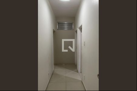 Corredor de casa para alugar com 3 quartos, 120m² em Jardim Vinte E Cinco de Agosto, Duque de Caxias