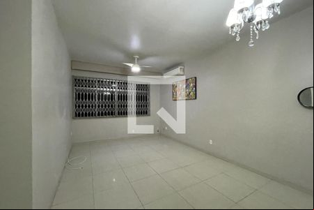 Sala de casa para alugar com 3 quartos, 120m² em Jardim Vinte E Cinco de Agosto, Duque de Caxias