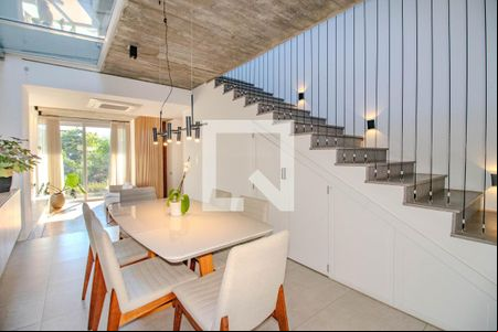 Sala de casa para alugar com 3 quartos, 350m² em Chácara das Pedras, Porto Alegre