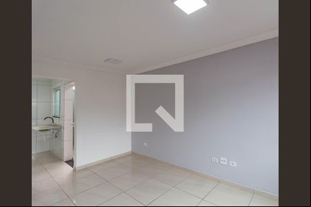 Sala de casa de condomínio para alugar com 2 quartos, 90m² em Itaquera, São Paulo