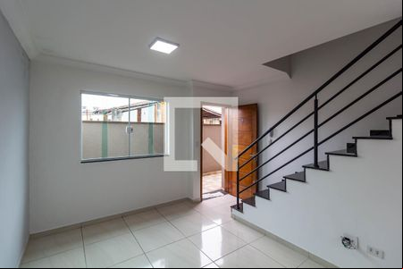 Sala de casa de condomínio para alugar com 2 quartos, 90m² em Itaquera, São Paulo