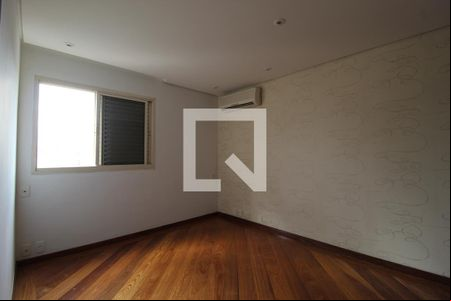 Sala de TV de apartamento à venda com 4 quartos, 154m² em Moema, São Paulo