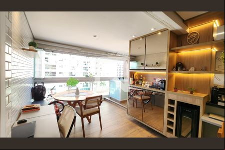 Detalhe Sala de apartamento à venda com 2 quartos, 78m² em Ponta da Praia, Santos