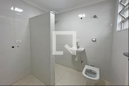 Banheiro de apartamento para alugar com 1 quarto, 42m² em Boqueirão, Santos