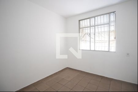 Quarto 2 de apartamento para alugar com 2 quartos, 36m² em Vila Yara, São Gonçalo