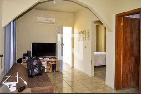 Sala de casa à venda com 2 quartos, 180m² em Cascata, Porto Alegre