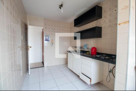 Cozinha de apartamento para alugar com 2 quartos, 64m² em Vila das Belezas, São Paulo