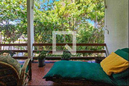 Varanda  de casa para alugar com 4 quartos, 336m² em Jardim Virginia, Guarujá