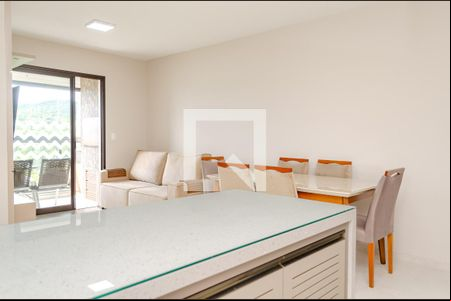 Sala de apartamento para alugar com 2 quartos, 72m² em Jurerê, Florianópolis