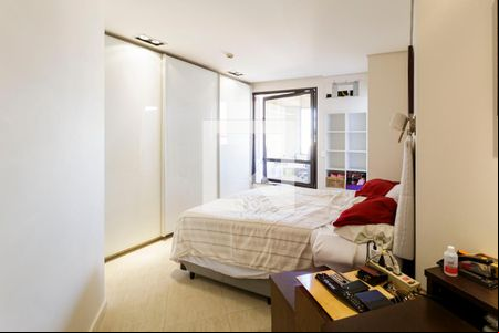 Quarto Suíte de apartamento à venda com 1 quarto, 83m² em Itaim Bibi, São Paulo